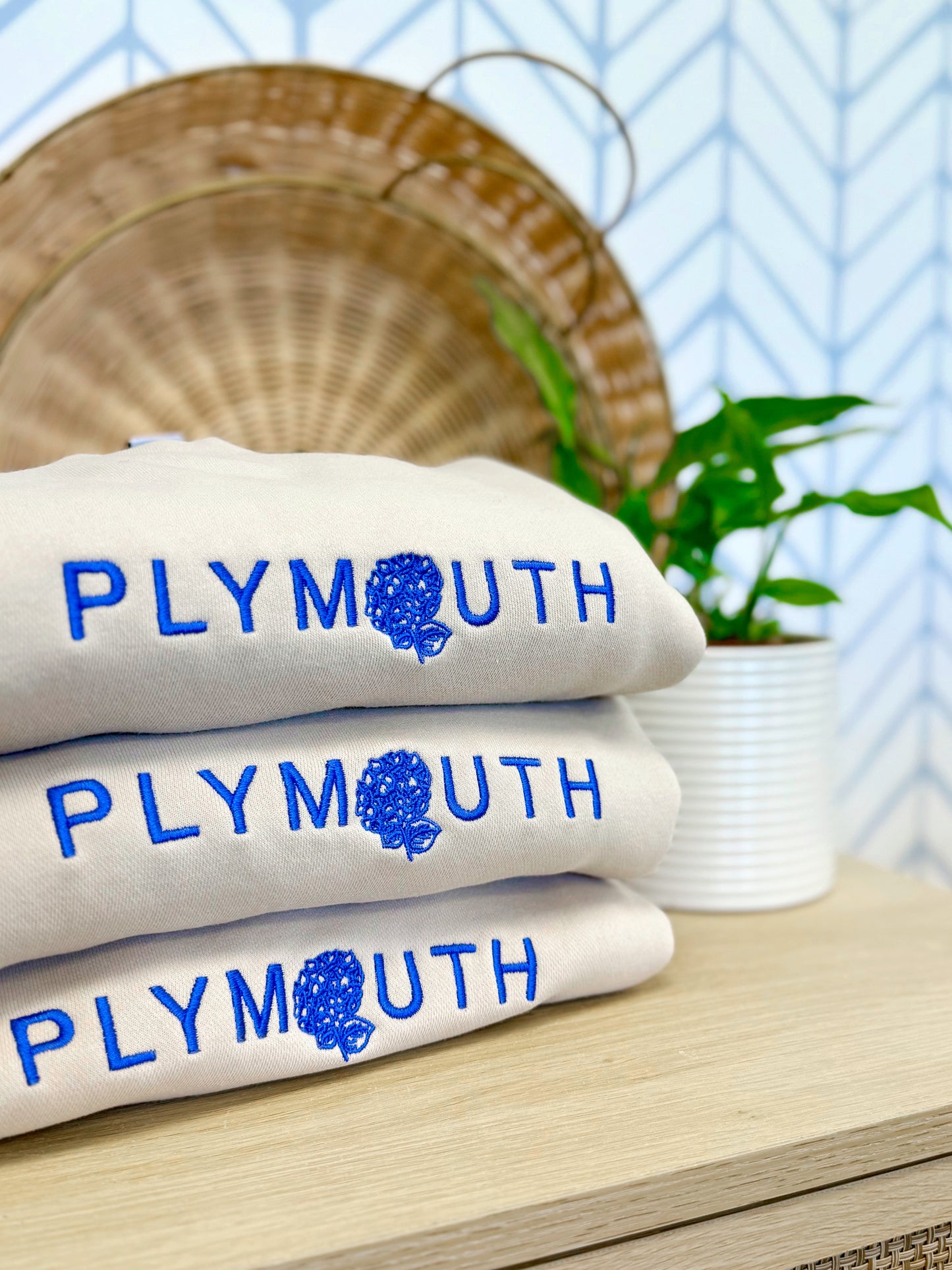 Plymouth Hydrangea Embroidered Crew - Sand