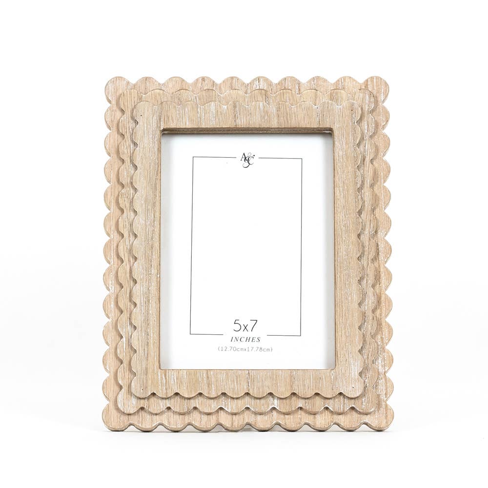 Natural Wood Scalloped Frame - 5x7 photo