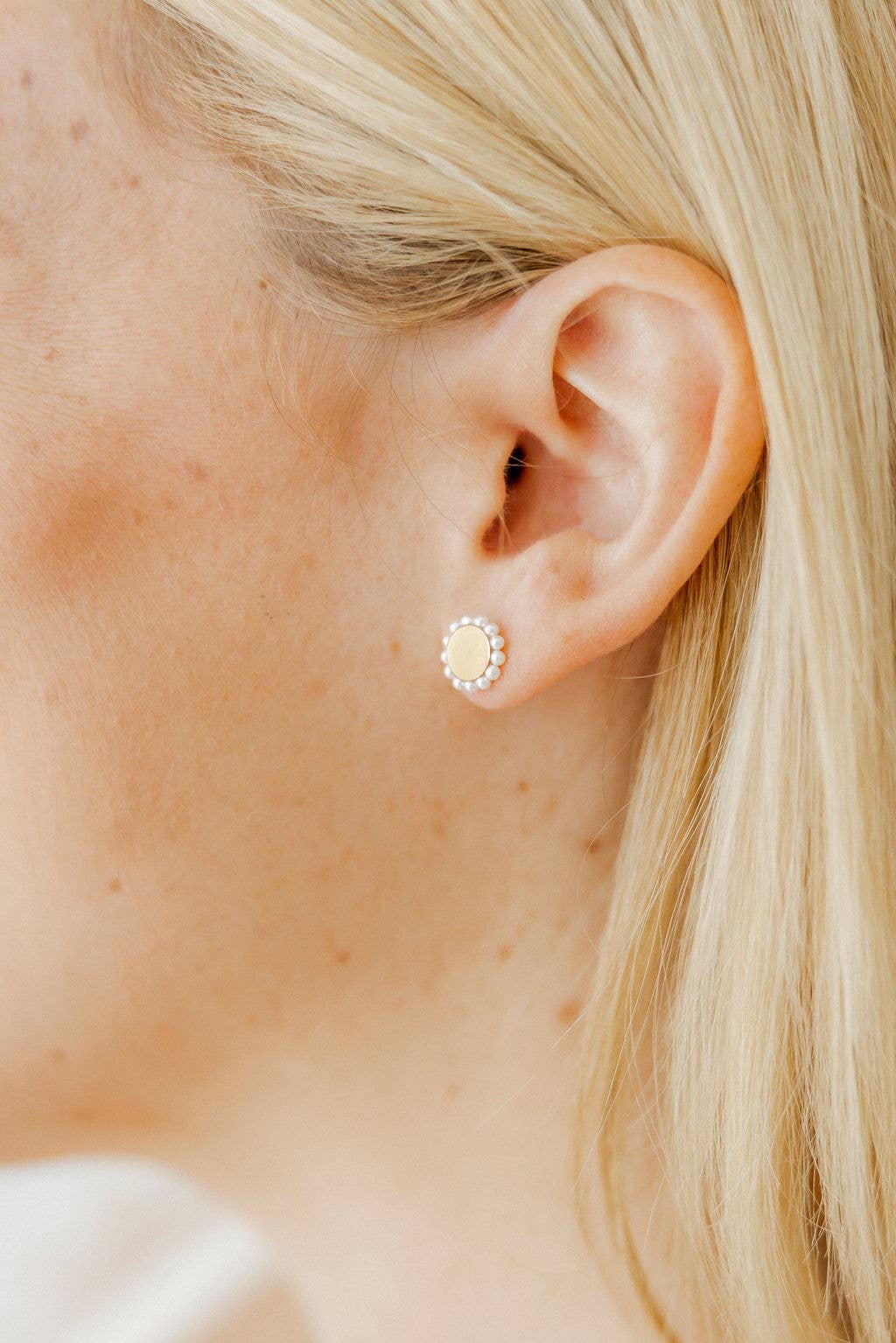 Screwback Stud Earrings - Alice Pearl