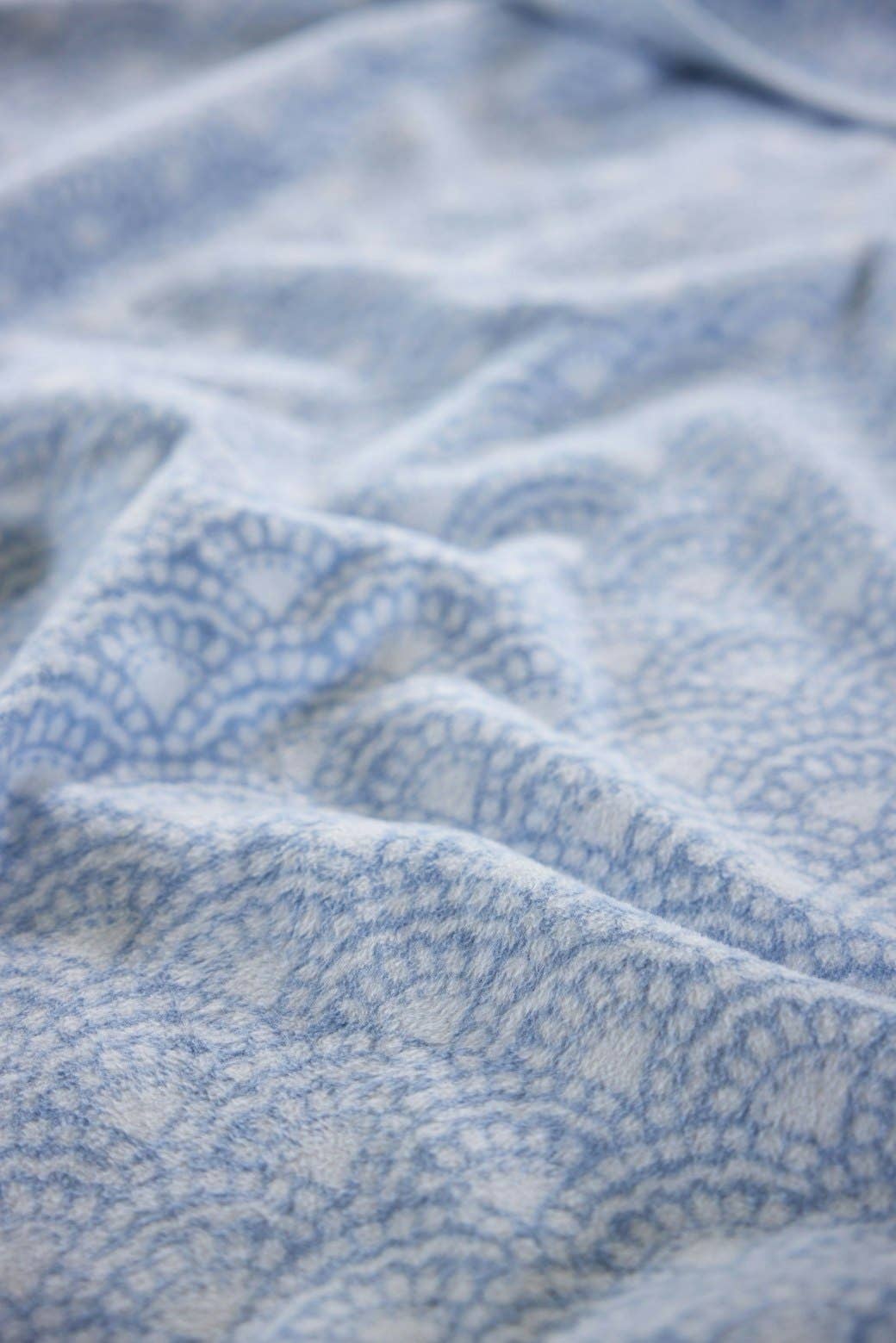 Seaside Scallops Fog Blanket: Original