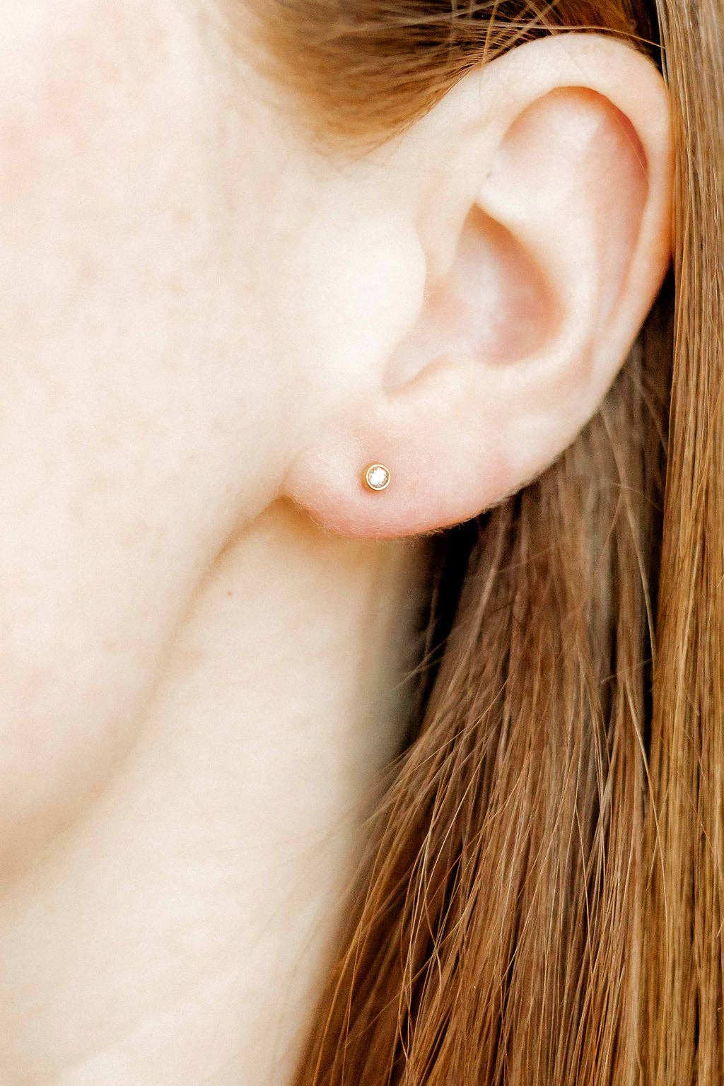 Screwback Stud Earrings - Cooper Clear Gold