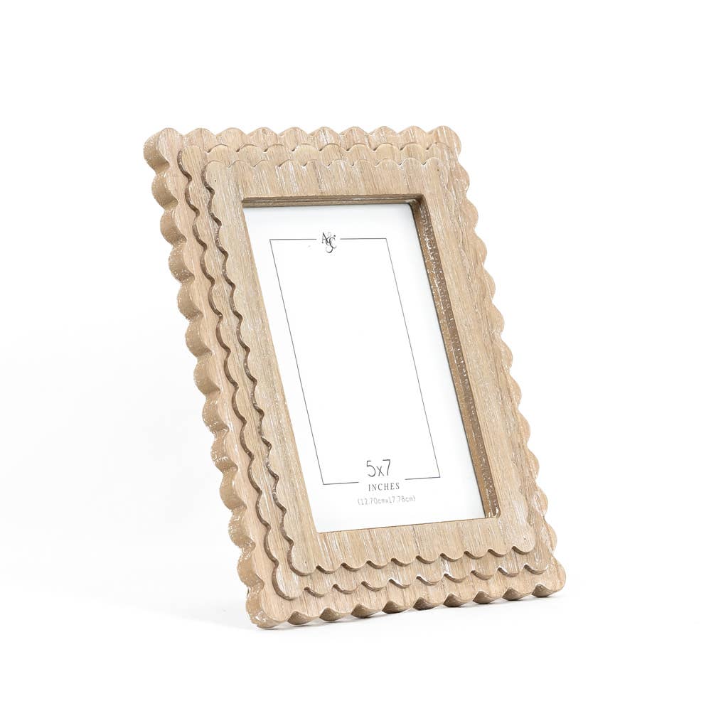Natural Wood Scalloped Frame - 5x7 photo