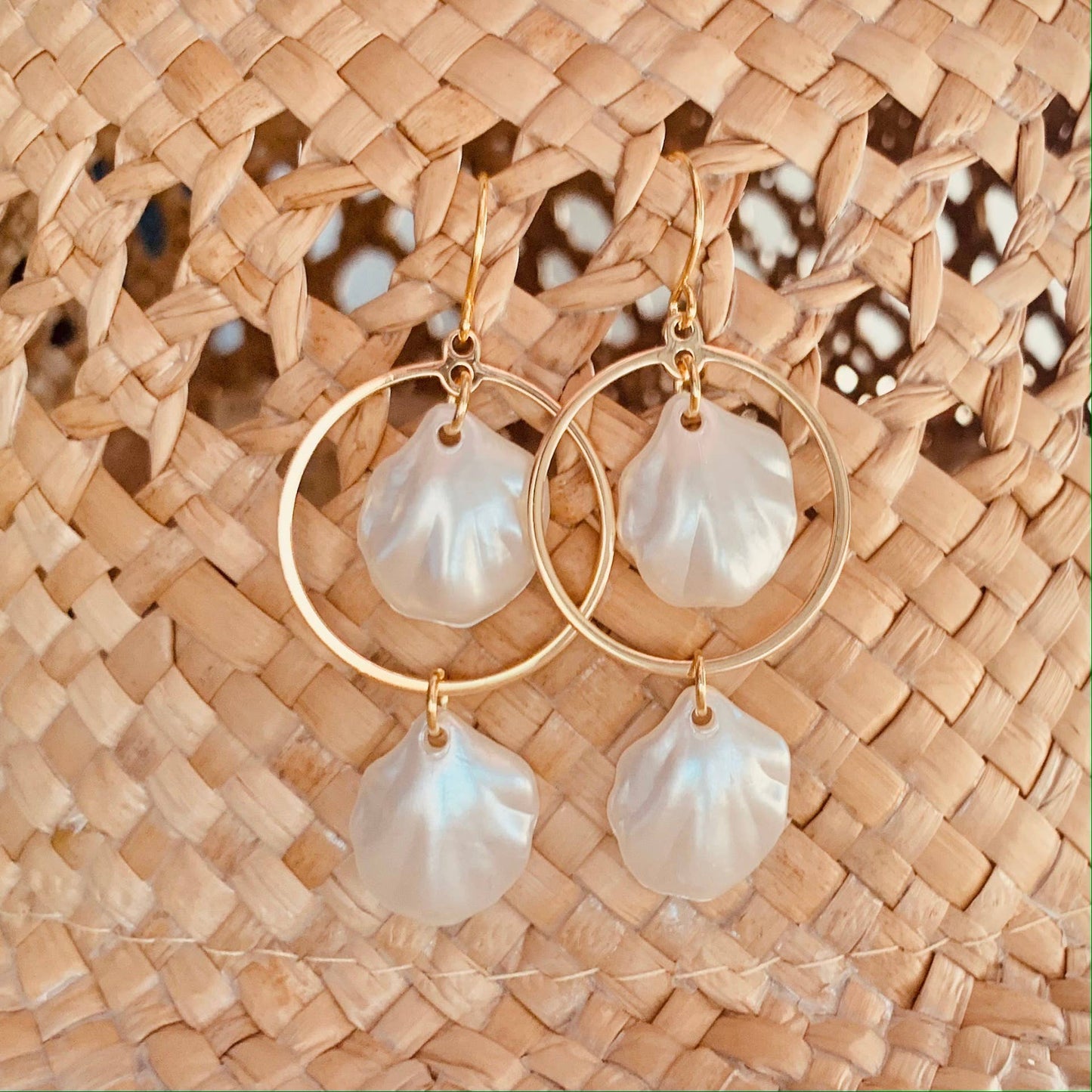 DOUBLE SCOOP SEASHELL HOOPS│gold | coastal jewelry