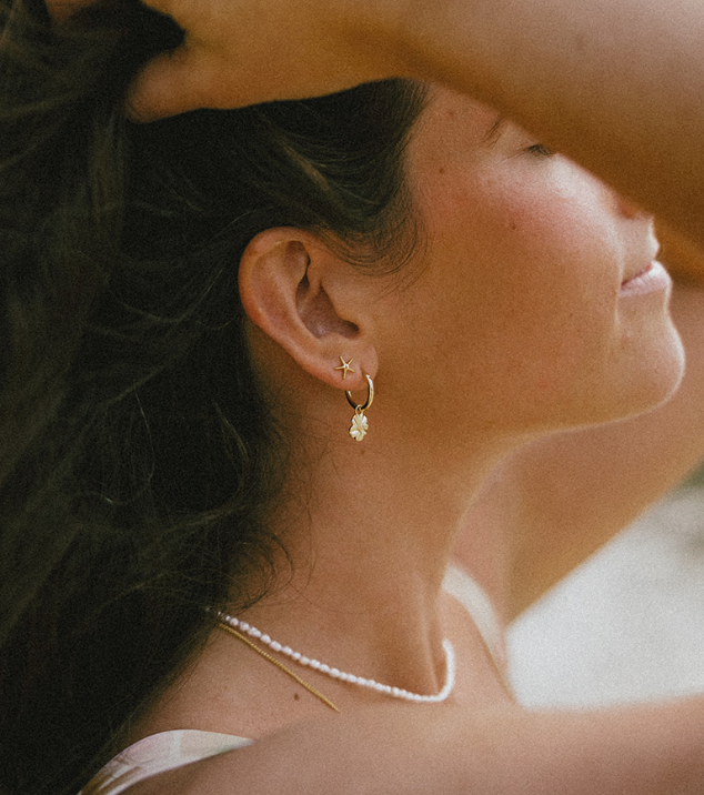 Mar Stud Earrings: Gold