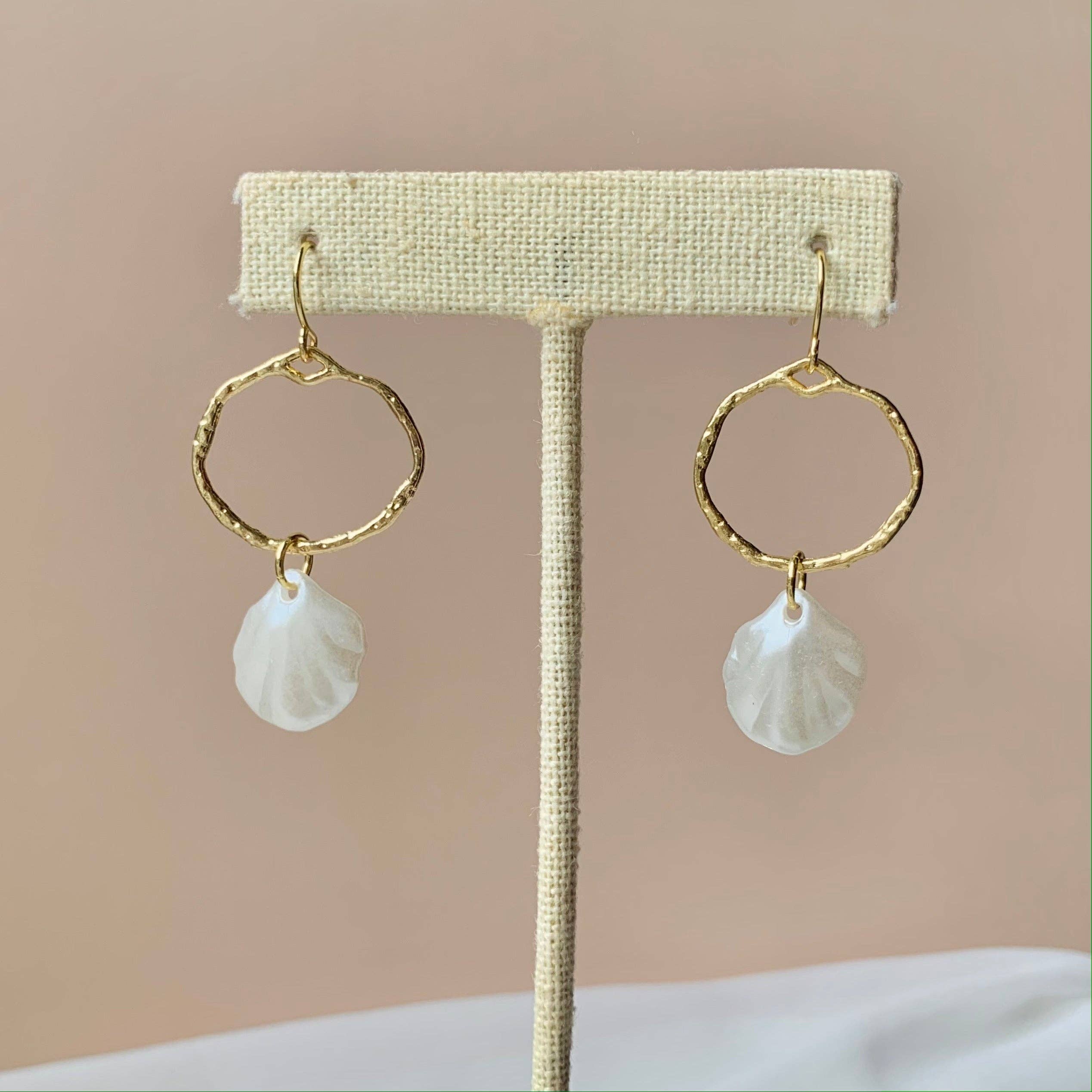 Seashell Design Earring statement Earring, beach hot summer shell minimal stacking gold Earring, sterling silver bohemian boho promise Earring